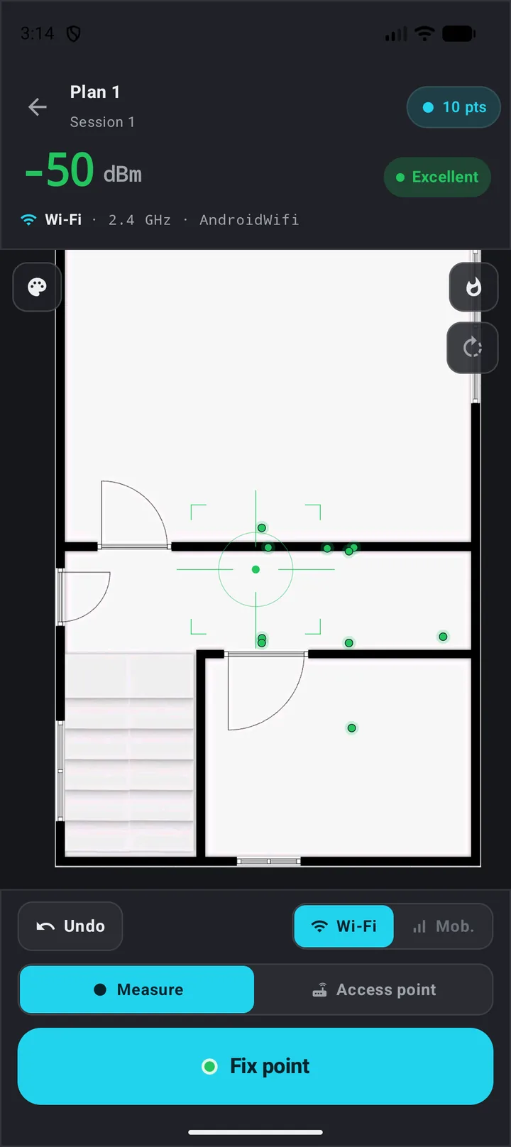 The live measurement screen with the fixed crosshair over a floor plan
